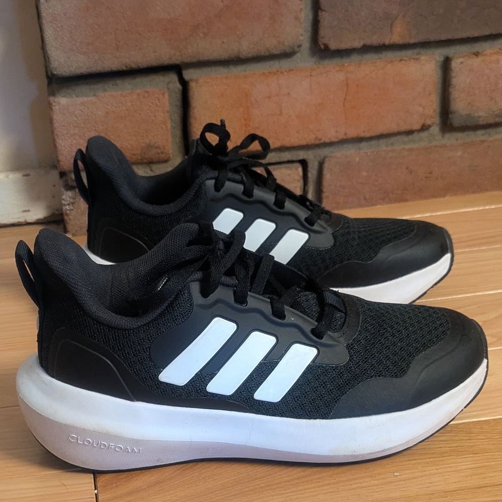 Adidas Kids Fortarun Cloudfoam Sneakers Size 4 - Black & White Athletic Shoes